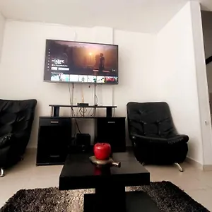 Casa Al Sur De Cali. Grupos/familias/deportistas! Сasa de vacaciones